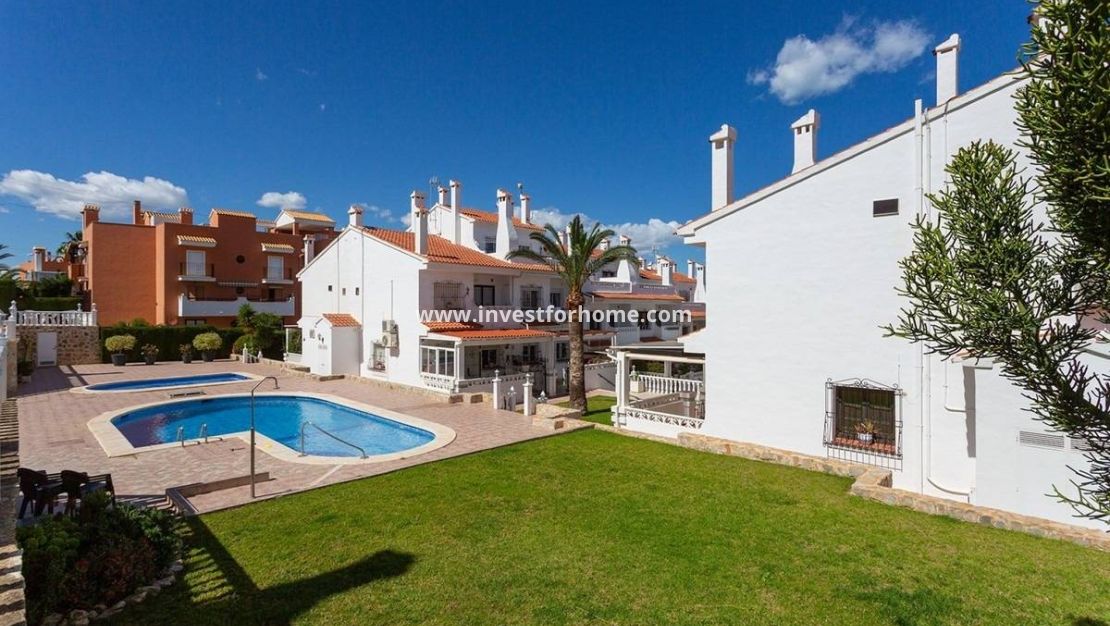 Sale - Villa - Torrevieja - Torrelamata - La Mata