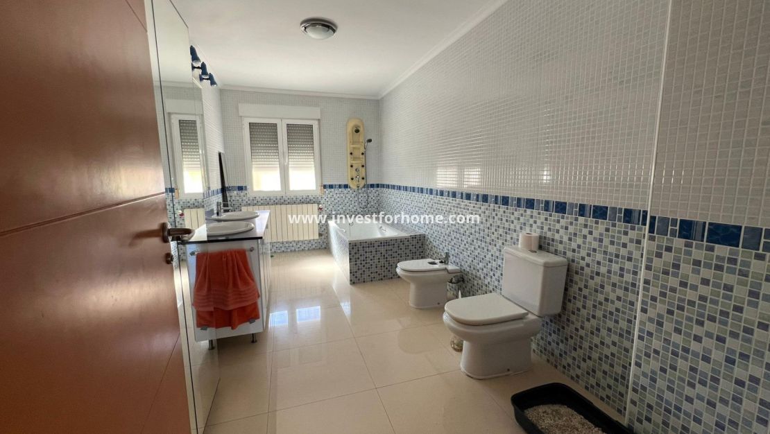 Sale - Villa - Torrevieja - Torreta Florida