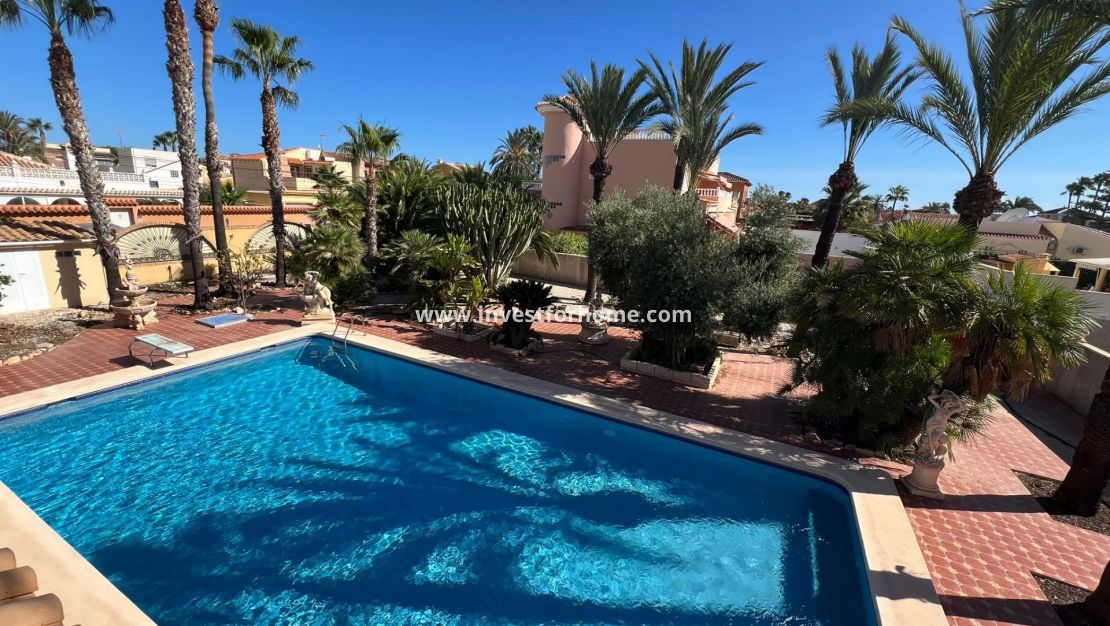 Sale - Villa - Torrevieja - Torreta Florida