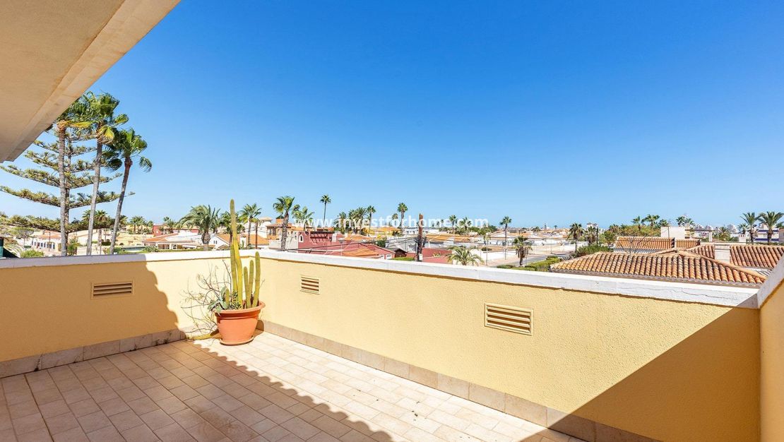 Sale - Villa - Torrevieja - Torreta Florida