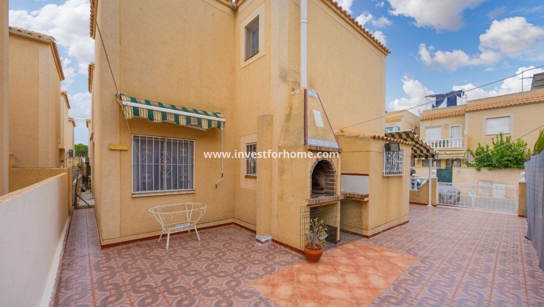 Sale - Villa - Torrevieja - Torreta Florida