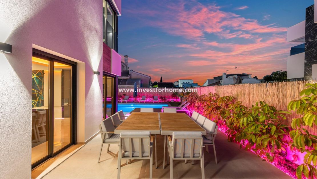 Sale - Villa - Torrevieja - Torreta Florida
