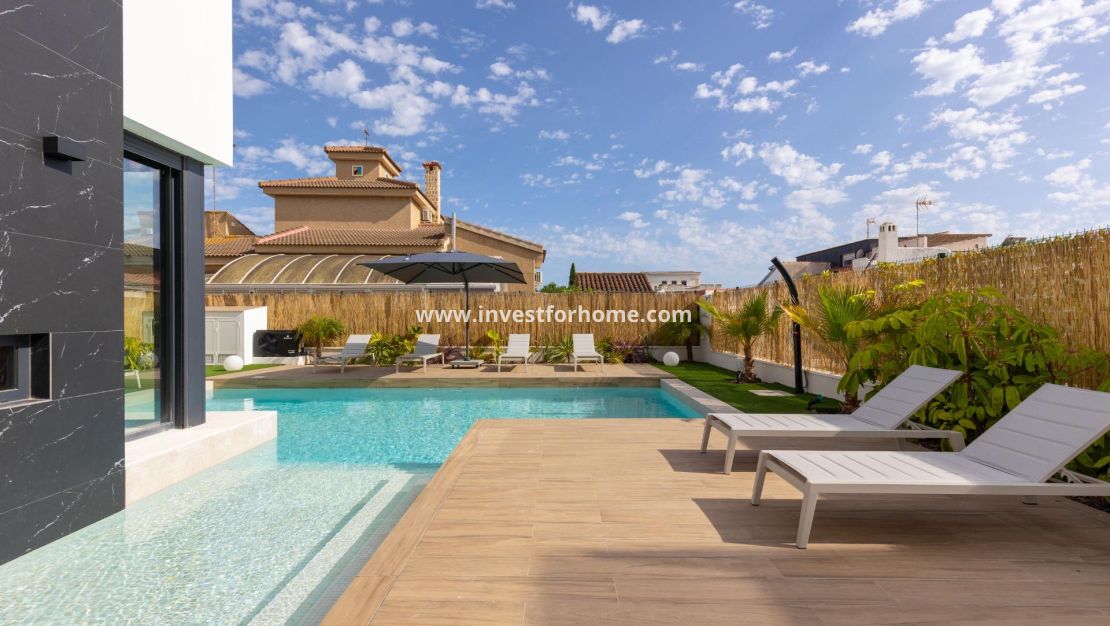 Sale - Villa - Torrevieja - Torreta Florida