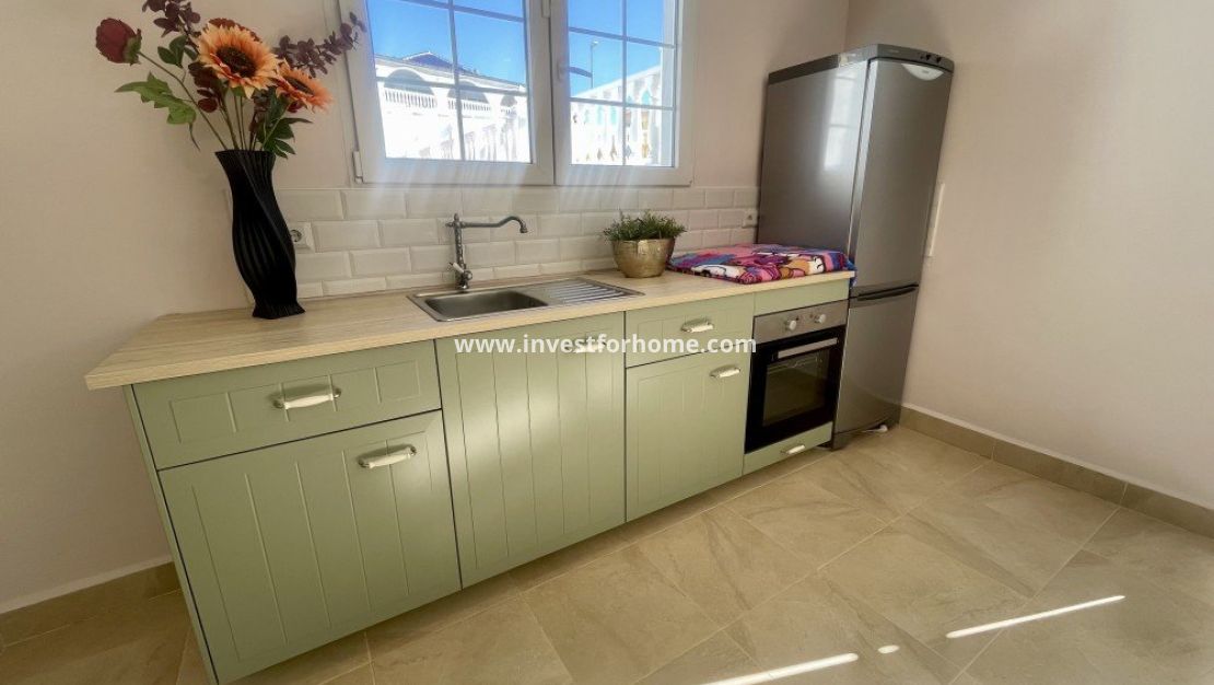 Sale - Villa - Urb. La Marina - Inland