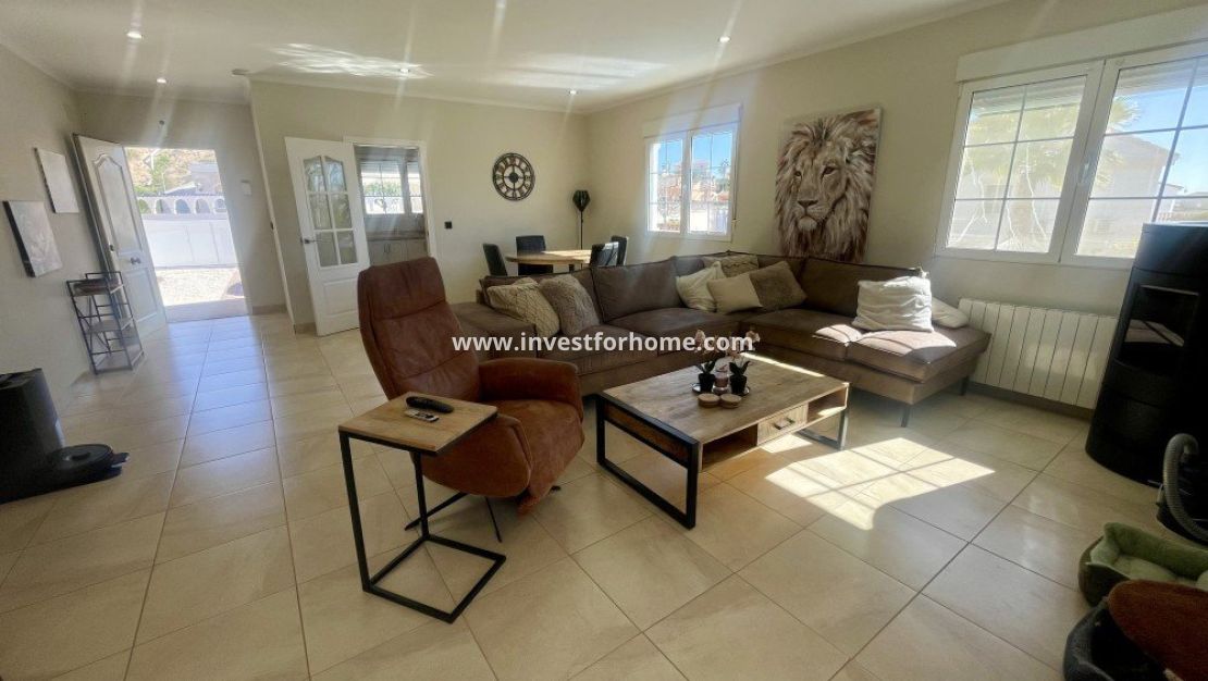 Sale - Villa - Urb. La Marina - Inland