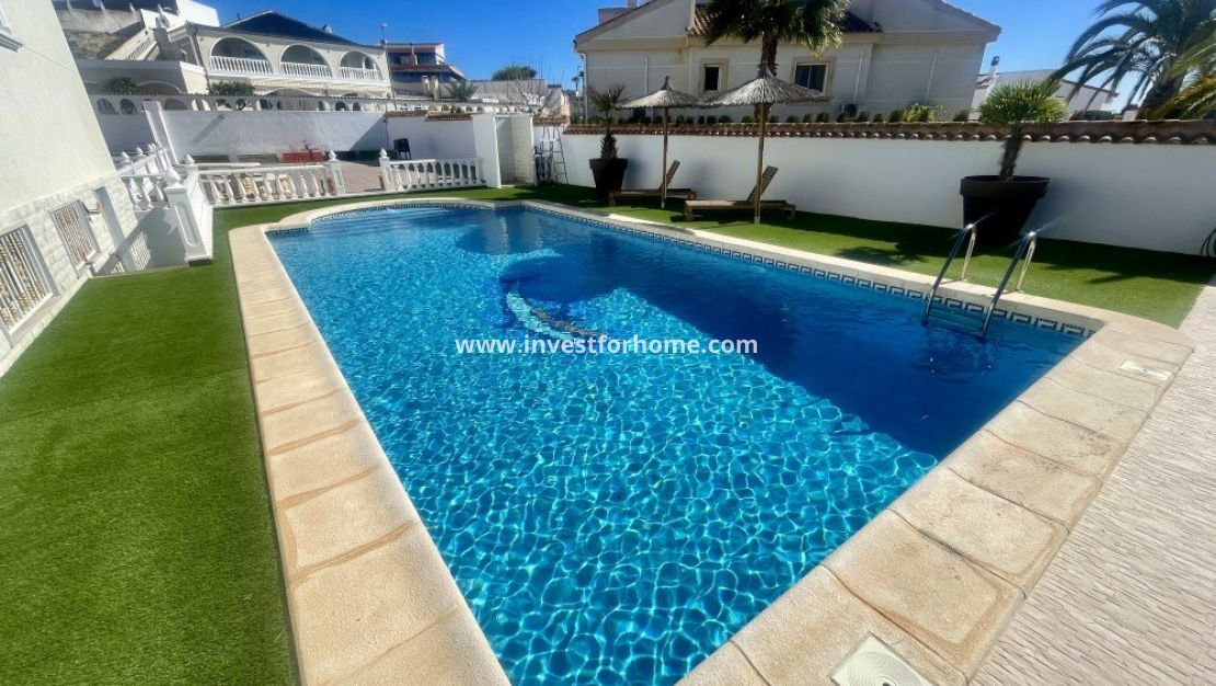 Sale - Villa - Urb. La Marina - Inland