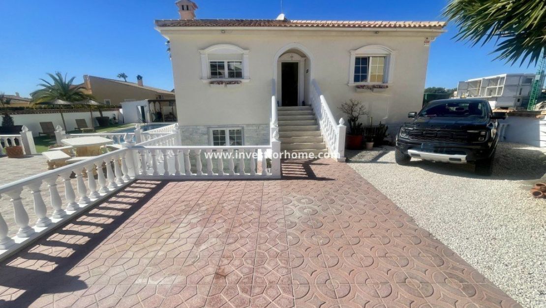 Sale - Villa - Urb. La Marina - Inland
