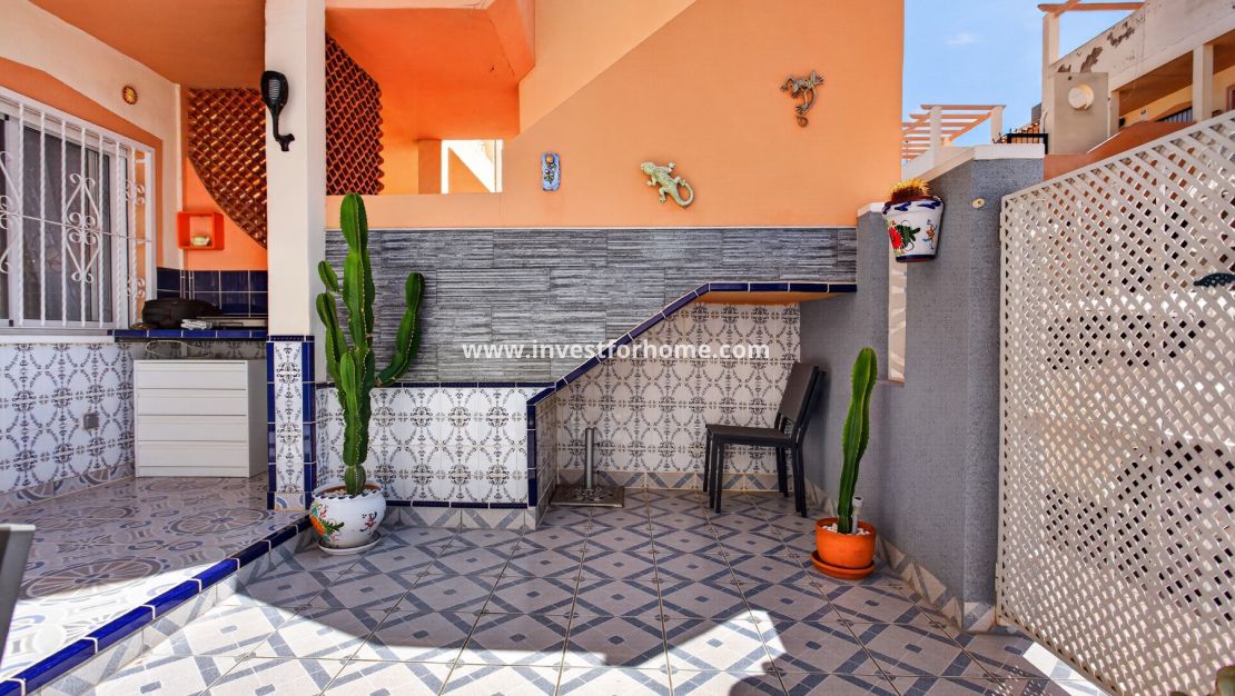 Terraza exterior bungalow Costa Blanca