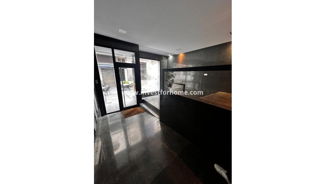 Vente - Appartement - Torrevieja - Centro - Muelle Pesquero