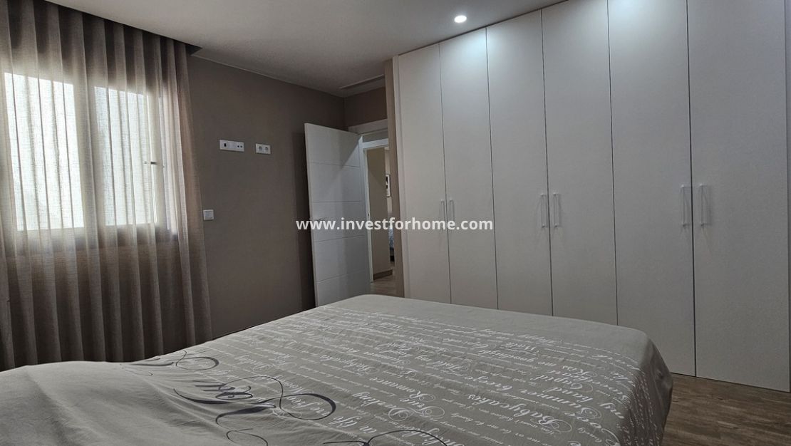 Vente - Villa - Dolores - Sector 4