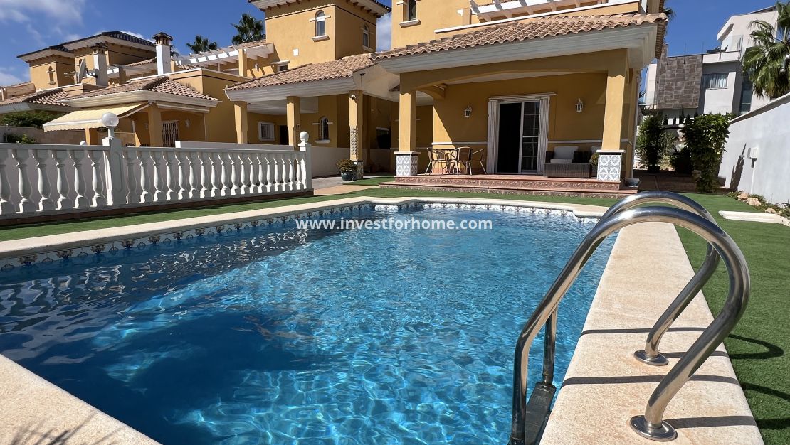 Vente - Villa - Orihuela Costa - Costa Blanca