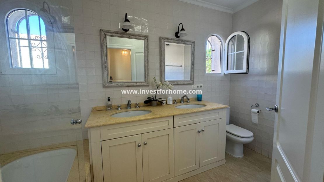 Vente - Villa - Orihuela Costa - Playa Flamenca