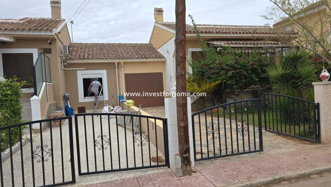 Vente - Villa - Orihuela Costa - Punta Prima