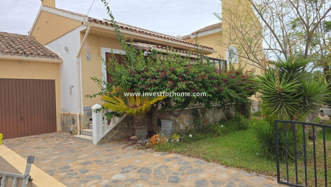 Vente - Villa - Orihuela Costa - Punta Prima