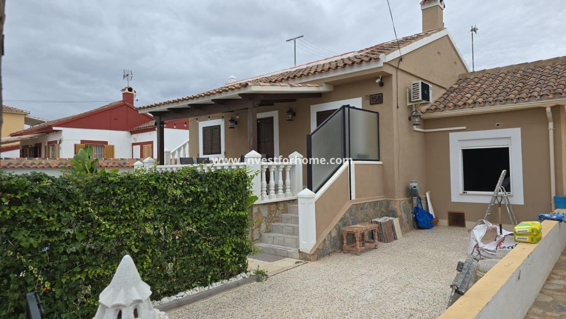 Vente - Villa - Orihuela Costa - Punta Prima