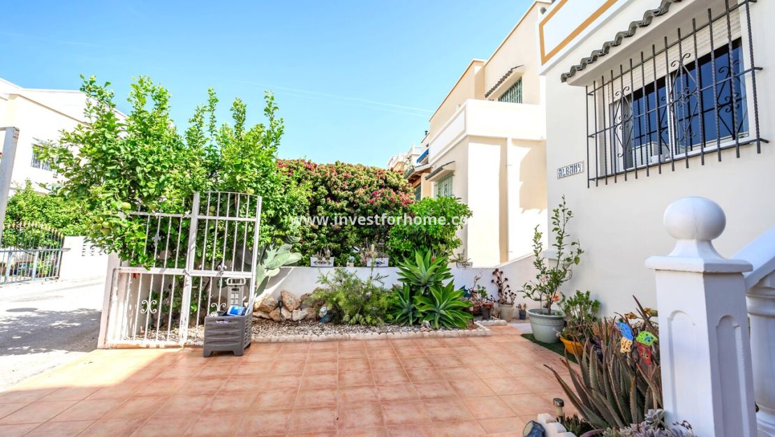Vente - Villa - Orihuela Costa - Res Valle de los pinos