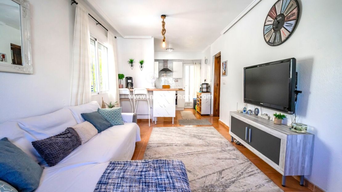 Vente - Villa - Orihuela Costa - Res Valle de los pinos