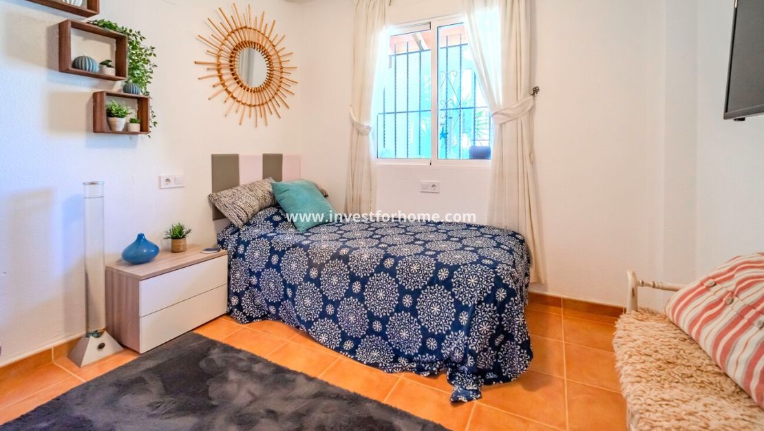 Vente - Villa - Orihuela Costa - Res Valle de los pinos