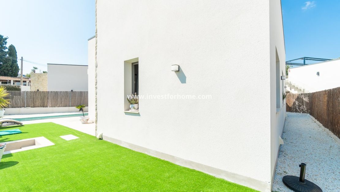 Vente - Villa - Orihuela Costa - Villamartin Golf