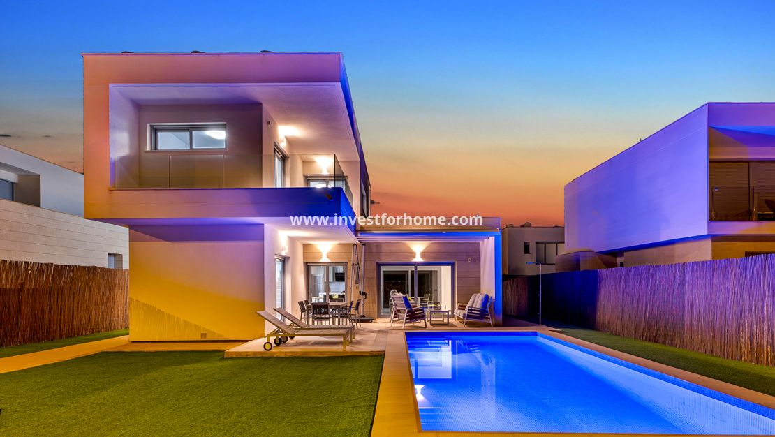 Vente - Villa - Orihuela Costa - Vistabella Golf