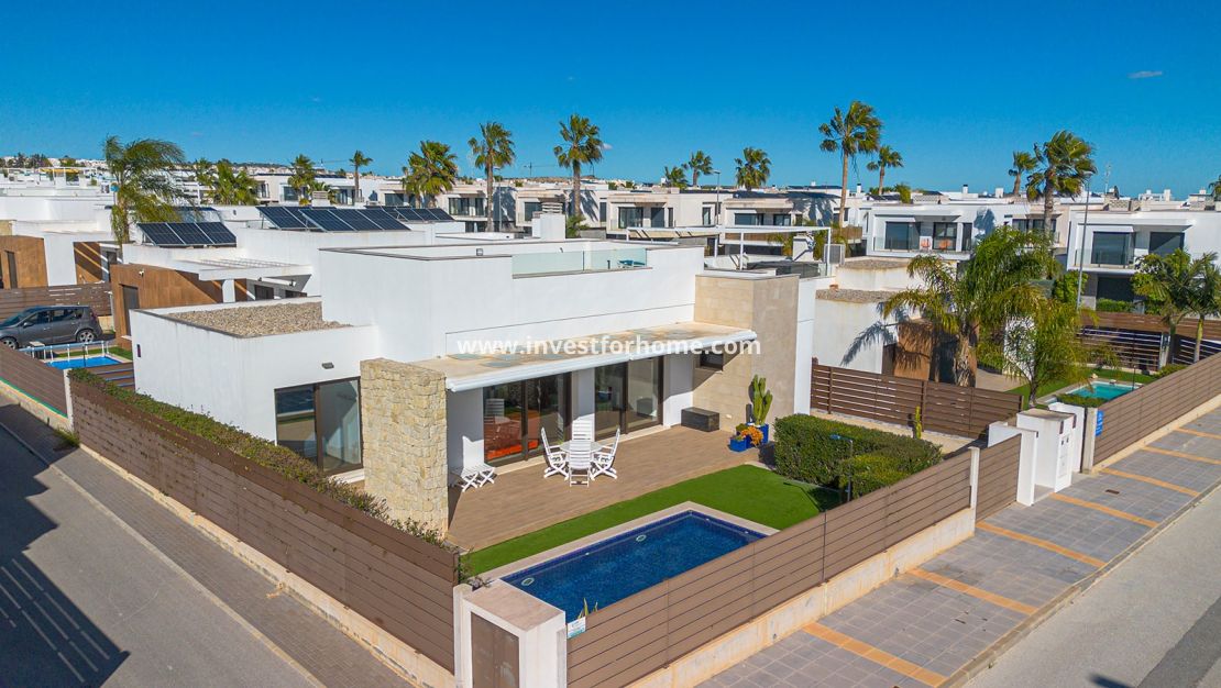 Vente - Villa - Orihuela Costa - Vistabella Golf