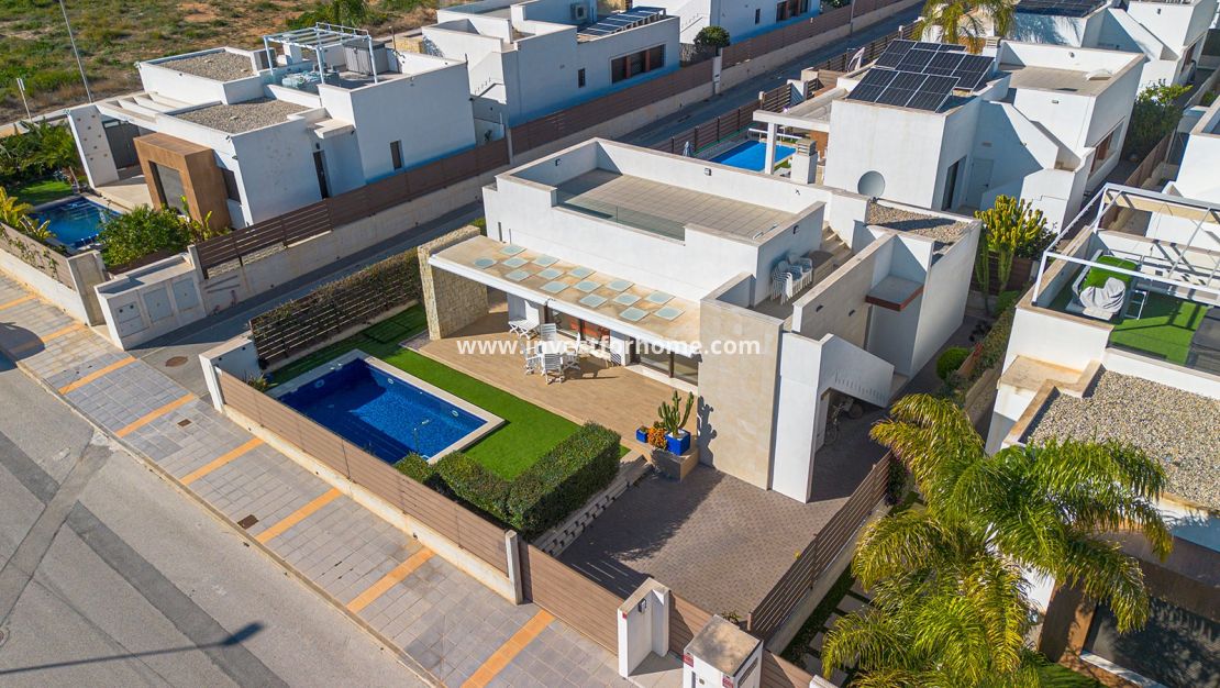 Vente - Villa - Orihuela Costa - Vistabella Golf