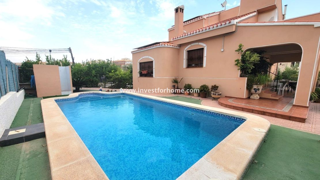 Vente - Villa - Torrevieja - aguas nuevas