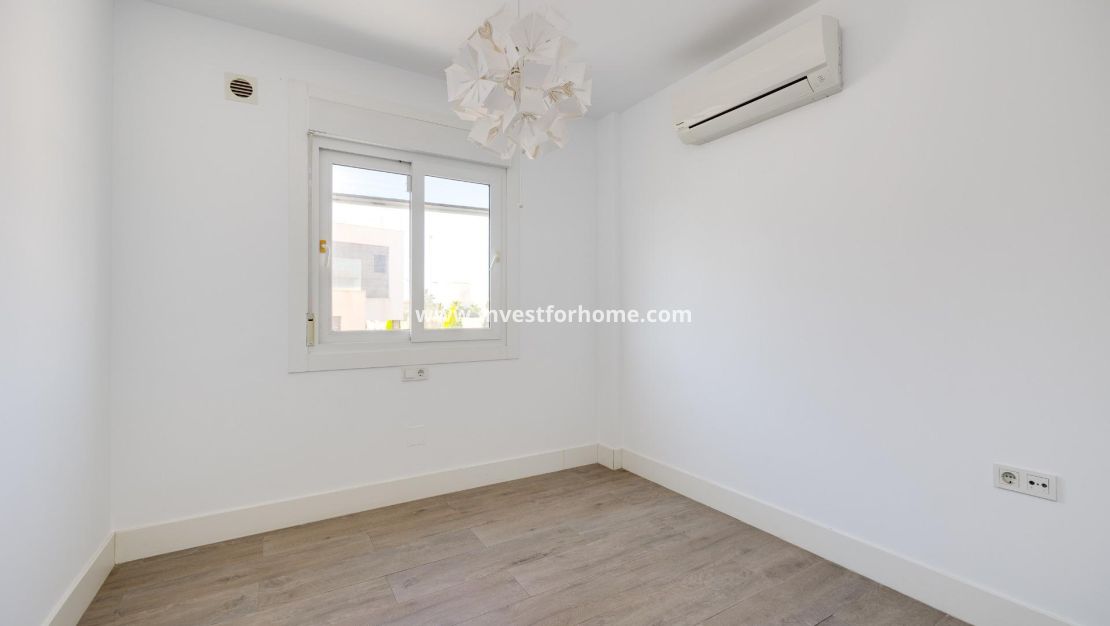 Vente - Villa - Torrevieja - aguas nuevas