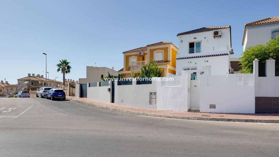 Vente - Villa - Torrevieja - aguas nuevas