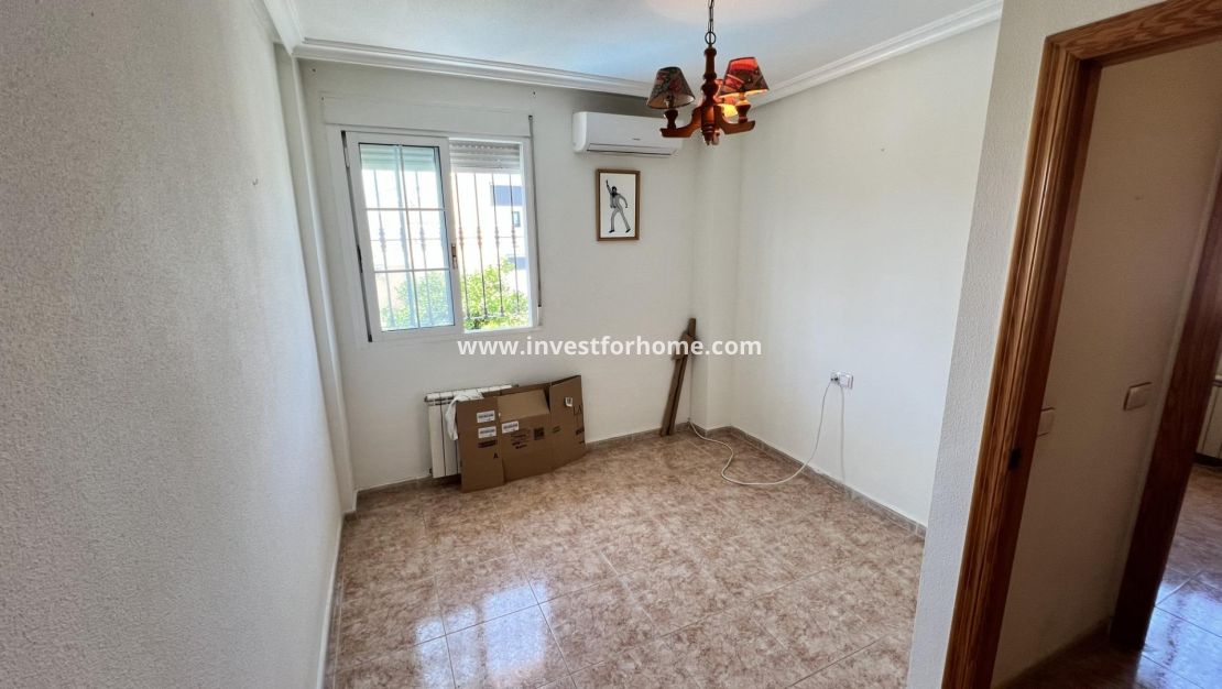 Vente - Villa - Torrevieja - aguas nuevas