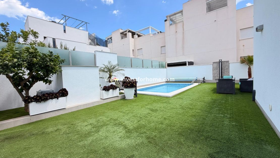 Vente - Villa - Torrevieja - aguas nuevas