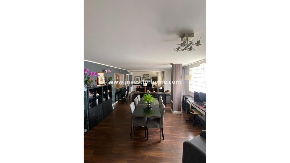 Vente - Villa - Torrevieja - Centro - Muelle Pesquero