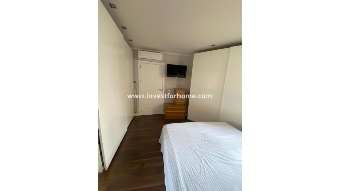Vente - Villa - Torrevieja - Centro - Muelle Pesquero