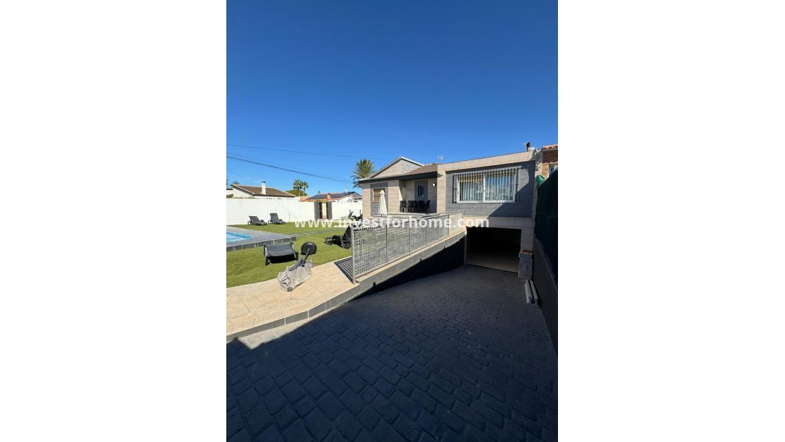 Vente - Villa - Torrevieja - Los Balcones - Los Altos Del Edén