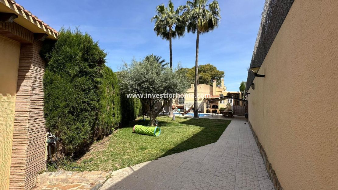Vente - Villa - Torrevieja - Los Balcones - Los Altos Del Edén
