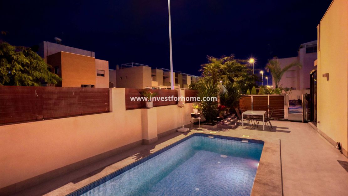 Vente - Villa - Torrevieja - Nueva Torrevieja - Aguas Nuevas