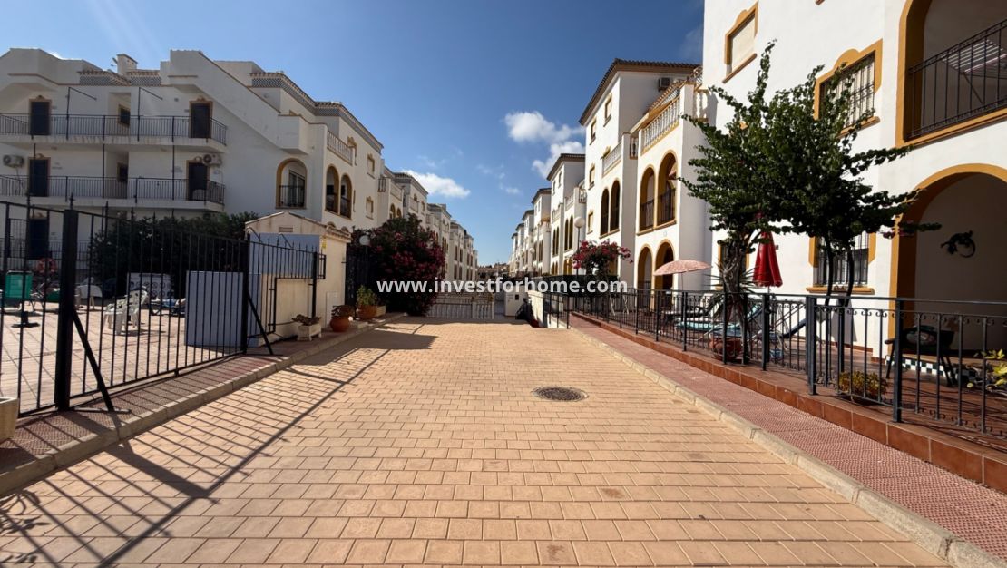 Verkoop - Appartement - Orihuela Costa - Inland