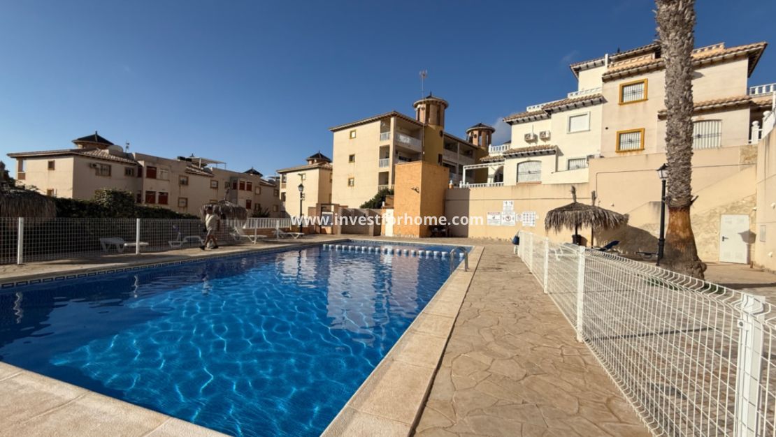 Verkoop - Appartement - Orihuela Costa - Inland