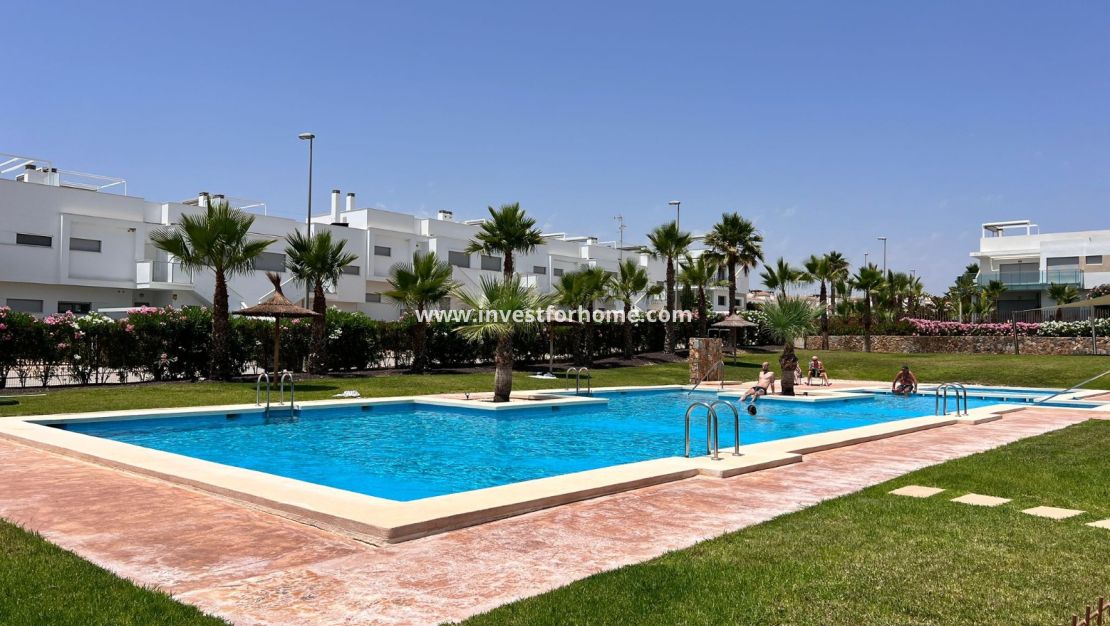 Verkoop - Appartement - Orihuela Costa - Vistabella Golf