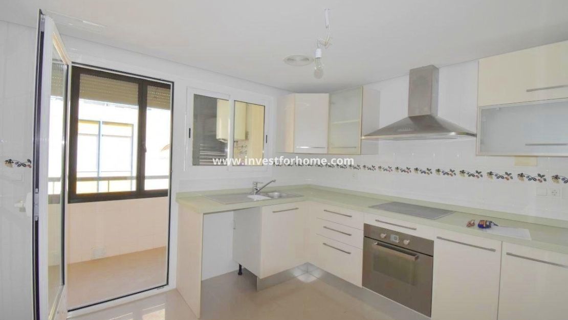 Verkoop - Appartement - Torrevieja - Centro - Muelle Pesquero