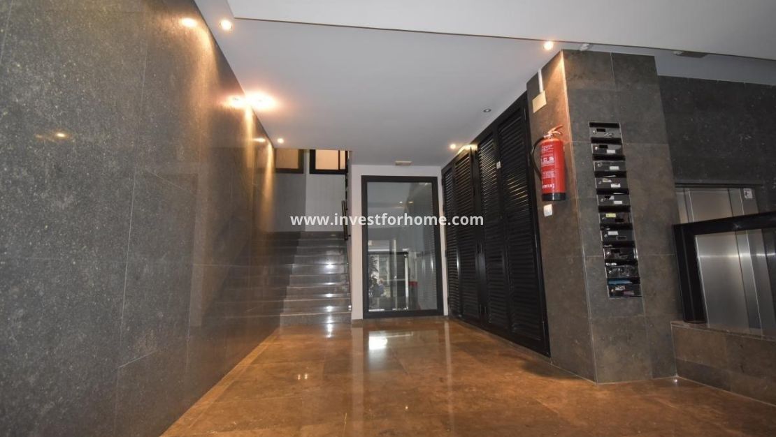 Verkoop - Appartement - Torrevieja - Centro - Muelle Pesquero