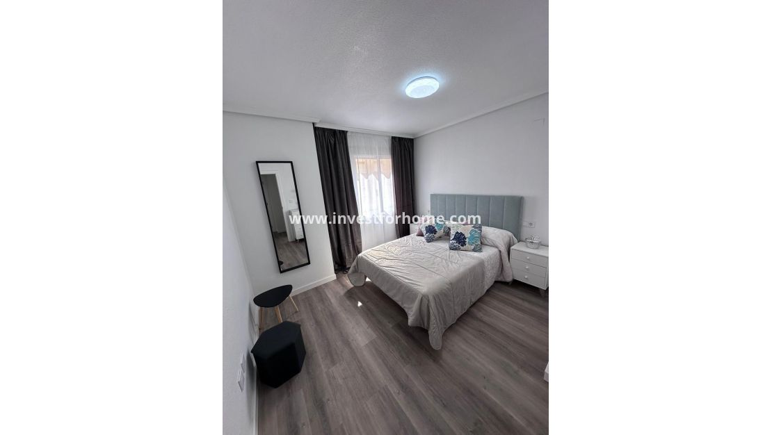 Verkoop - Appartement - Torrevieja - Centro - Muelle Pesquero