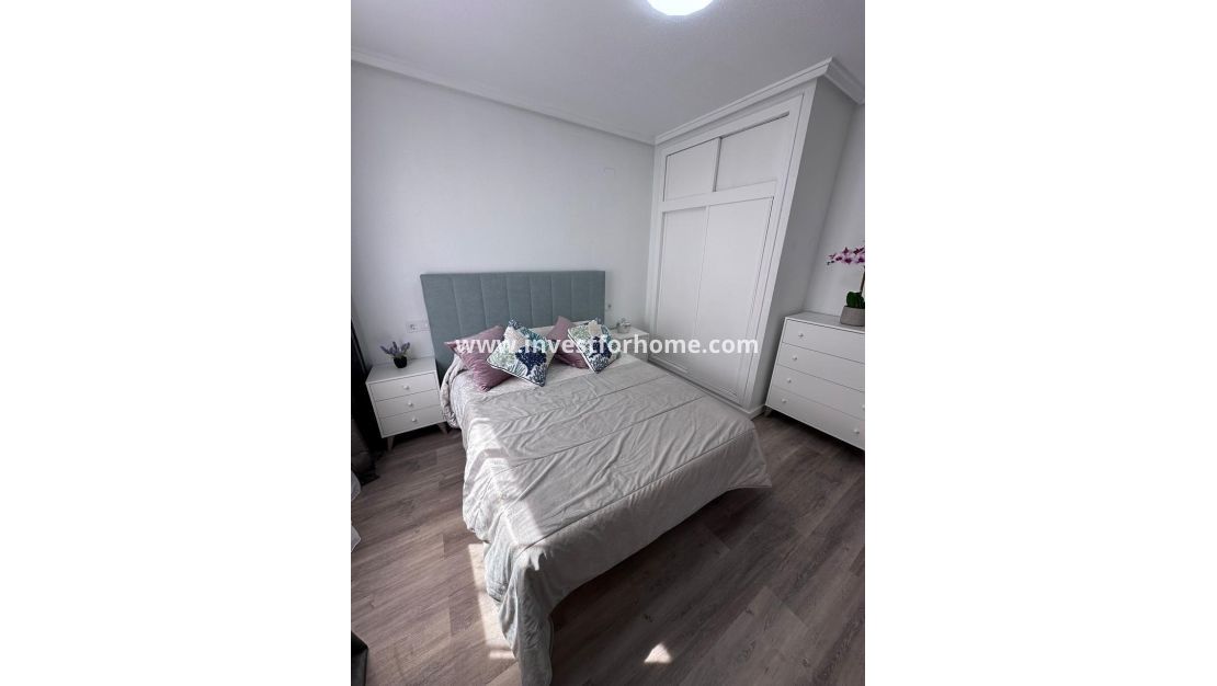 Verkoop - Appartement - Torrevieja - Centro - Muelle Pesquero