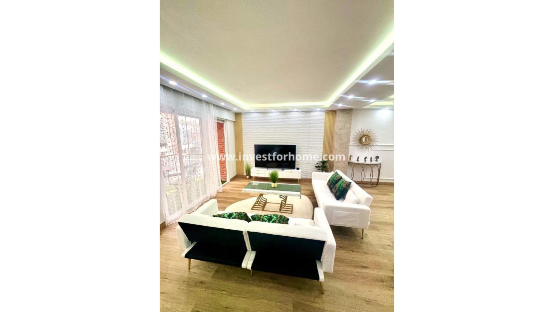 Verkoop - Appartement - Torrevieja - Centro - Muelle Pesquero