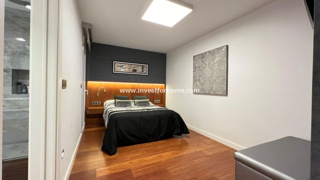 Verkoop - Appartement - Torrevieja - Centro