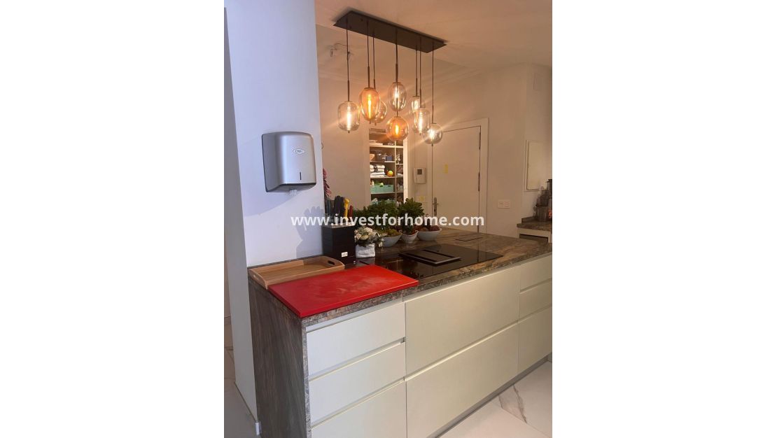 Verkoop - Appartement - Torrevieja - Centro