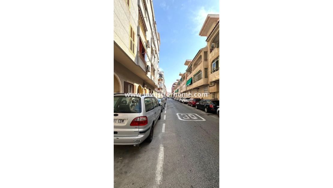 Verkoop - Appartement - Torrevieja - Centro