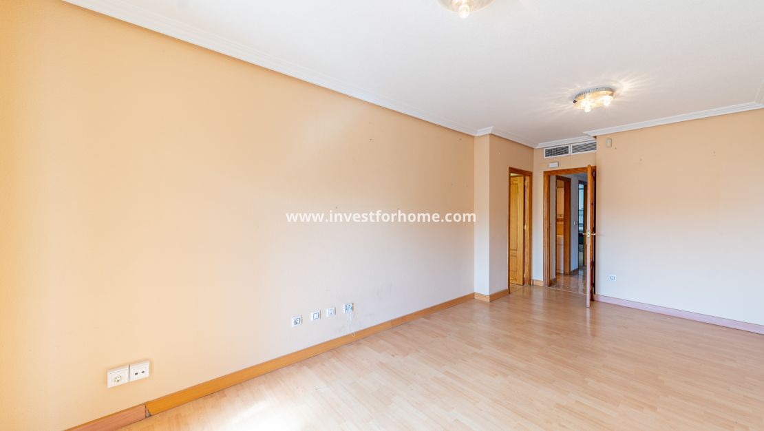 Verkoop - Appartement - Torrevieja - Centro