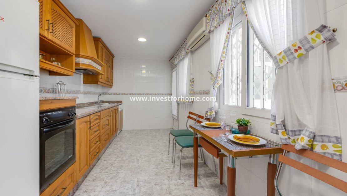 Verkoop - Appartement - Torrevieja - Centro