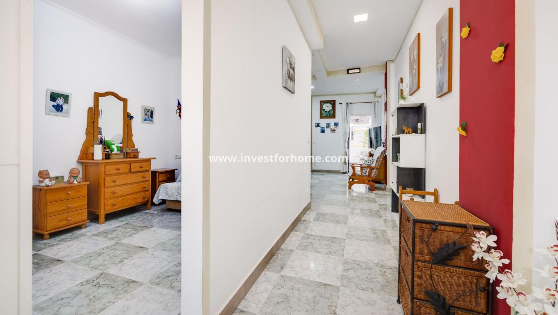 Verkoop - Appartement - Torrevieja - Centro